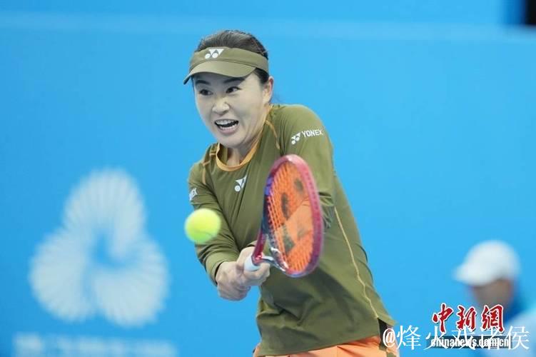 朱琳为安徽队赢得十五运会网球女单冠军